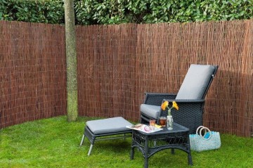Tuinafscheiding met nature tuinscherm wilgenmat